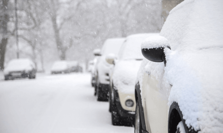 Czy warto kupić pokrowiec na samochód na zimę? Blog Moje
