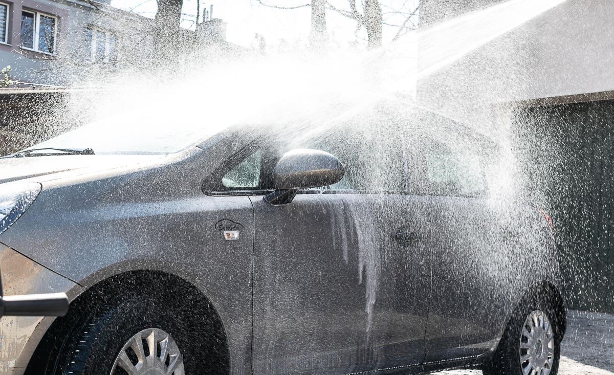 Aktywna piana do mycia samochodu – co należy o niej wiedzieć i którą wybrać?