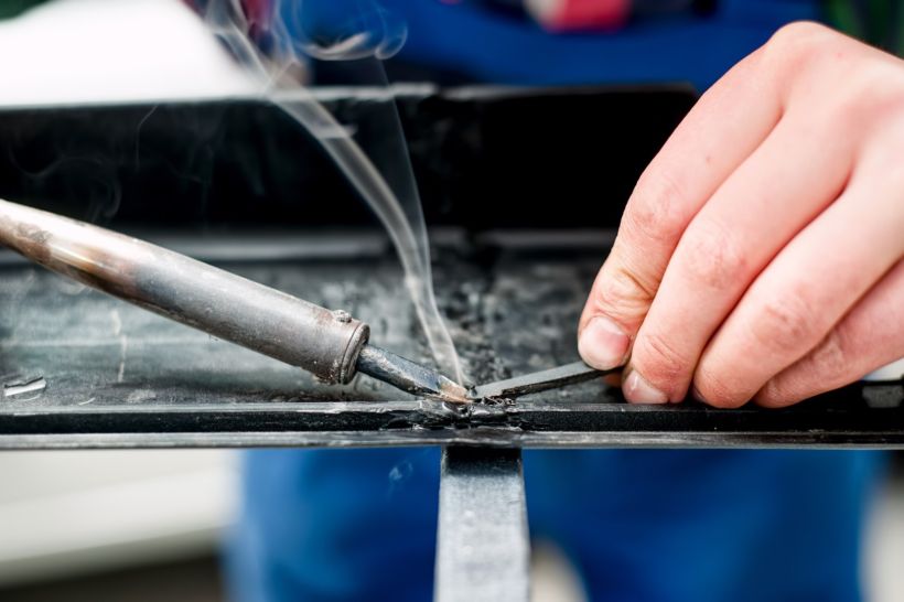 Soudage du plastique – comment économiser le plastique dans votre voiture ?