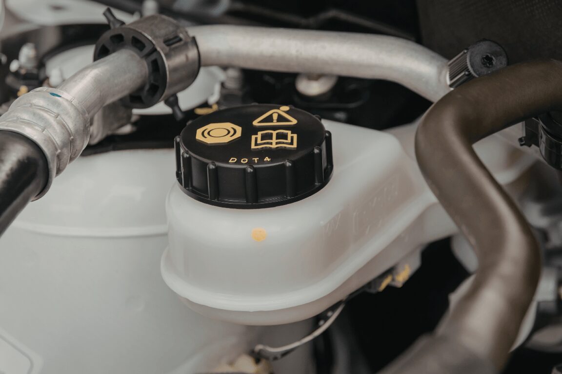 Co to jest płyn hamulcowy DOT 4? dot4